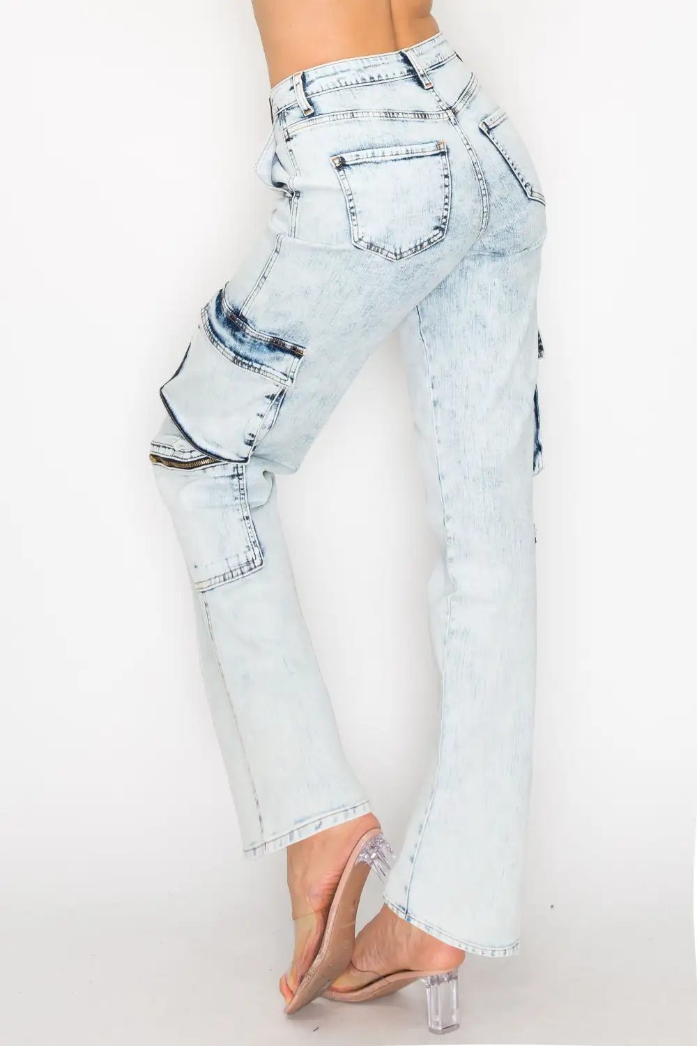 Mid-Rise Wide-Leg Washed Cargo Jeans