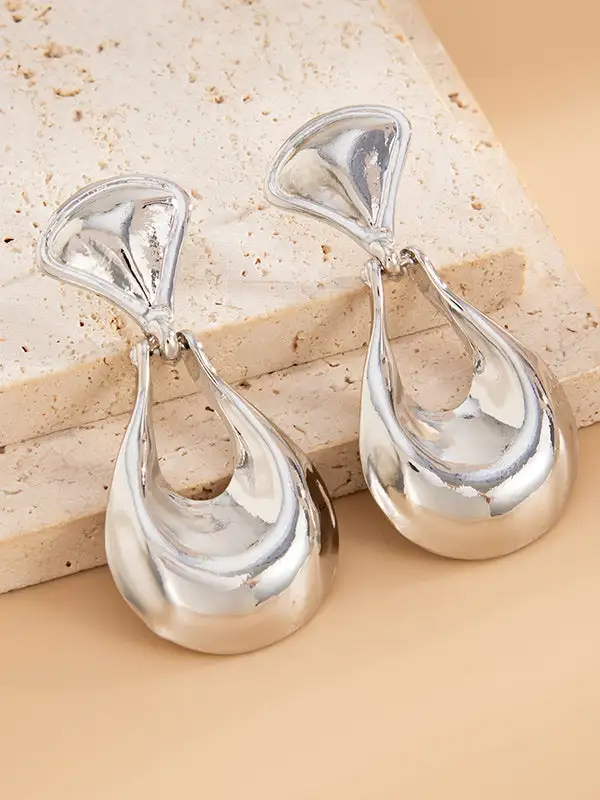 Chic Hammered Accent Earrings