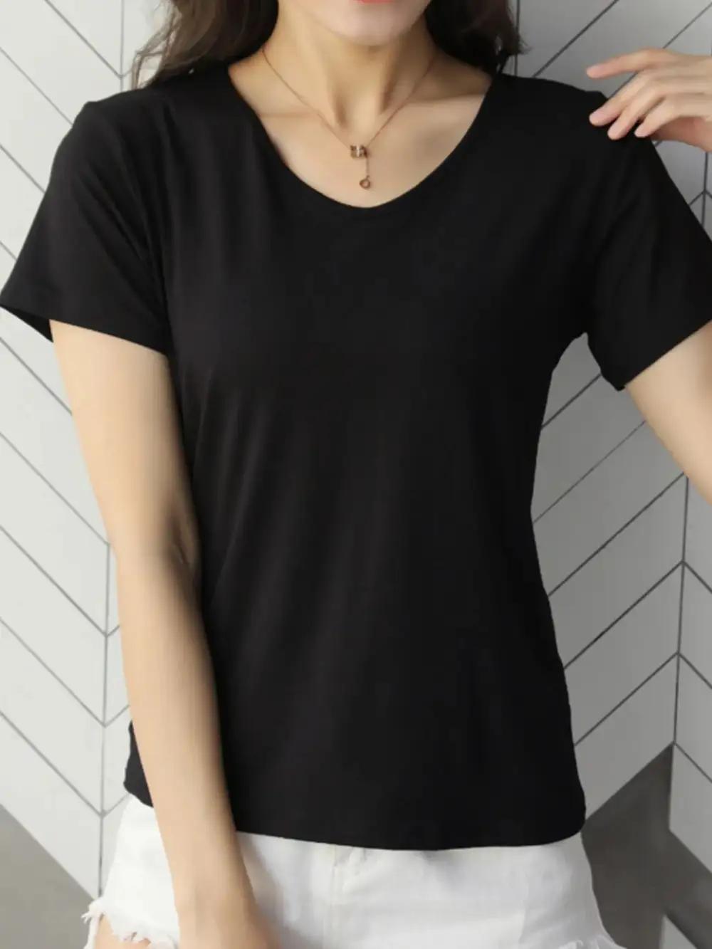 Easy-Wear V-Neck Short-Sleeve T-Shirt