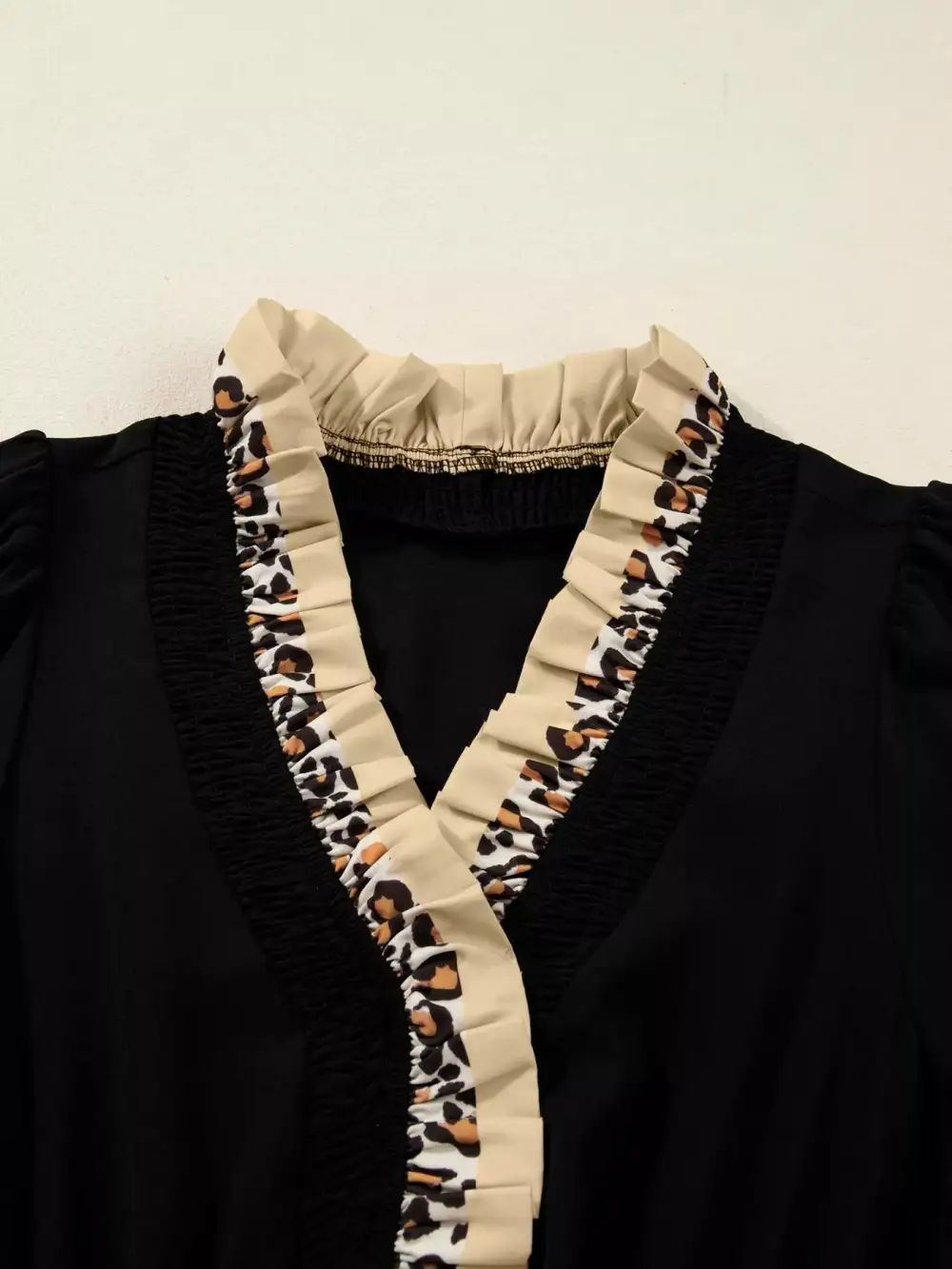 Contrast Contrast Frilled Trim V Neck Bracelet Sleeve Midi Dress
