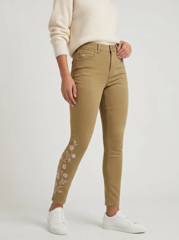 Women's Floral Embroidery Printed Slim-Fit Jeans