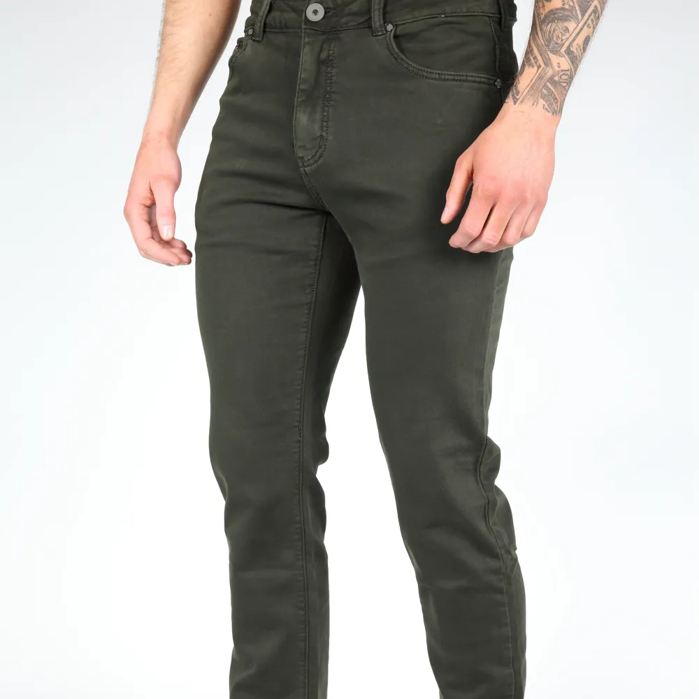 Contemporary Slim Fit Everyday Jeans