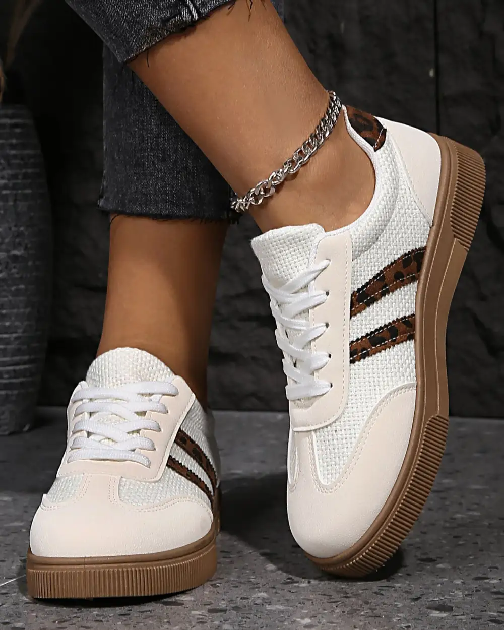 Balanced Focus Casual Sneakers