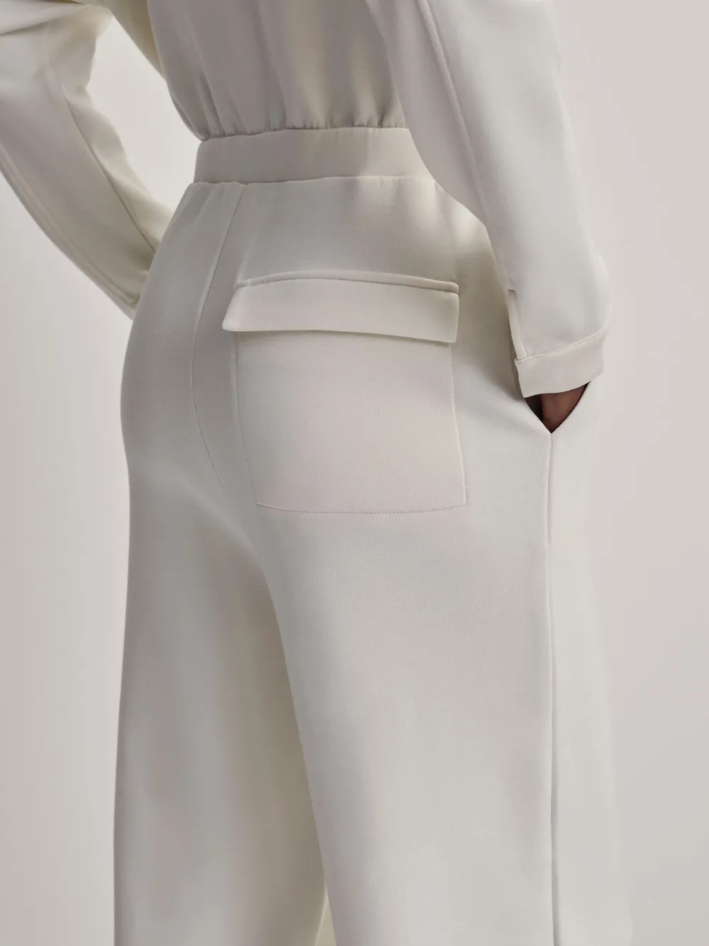 Casual Zip-Front Long-Sleeve Jumpsuit