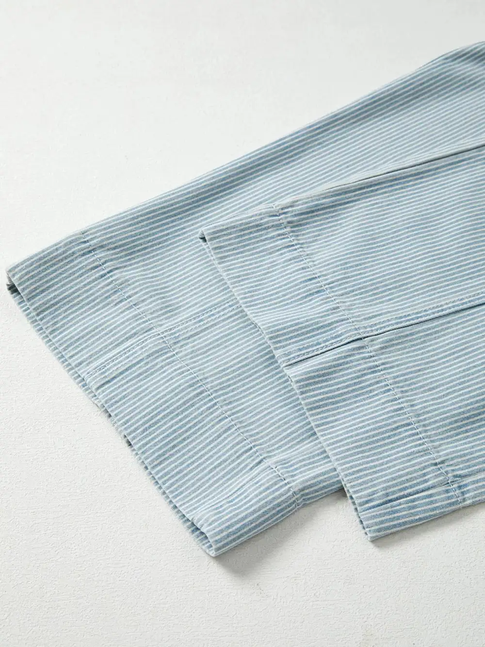 Frayed Hem Lightweight Feel Denim Jeans