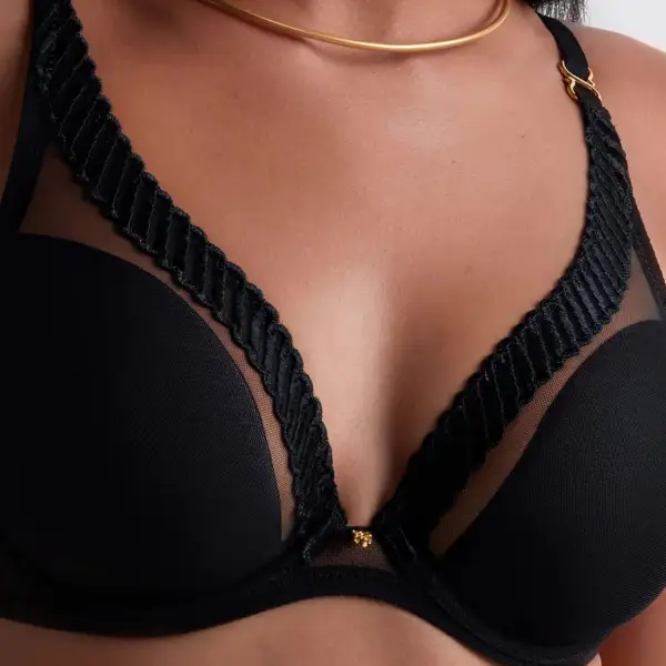Women's Underwire Spacer Molded Embroidery Mesh Triangle Sheer Detail Deep Neckline Bra