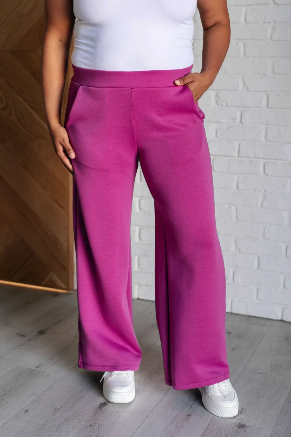 Resort Travel Wide Leg Crop Pants In Magenta