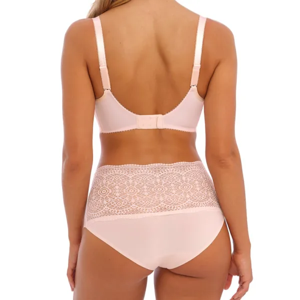 Smoothing Underwire Support Bra