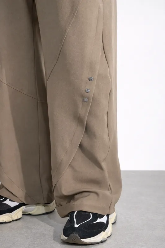 Barrel Fit Rivet Pants