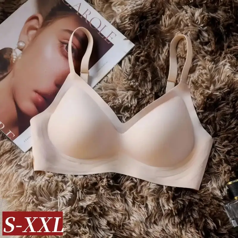 Large-Cup Wireless Minimizer Bra