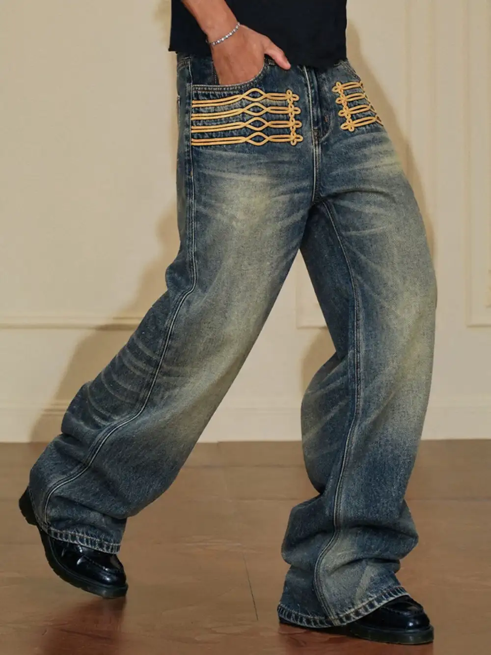 Wide-Leg Leopard Jeans