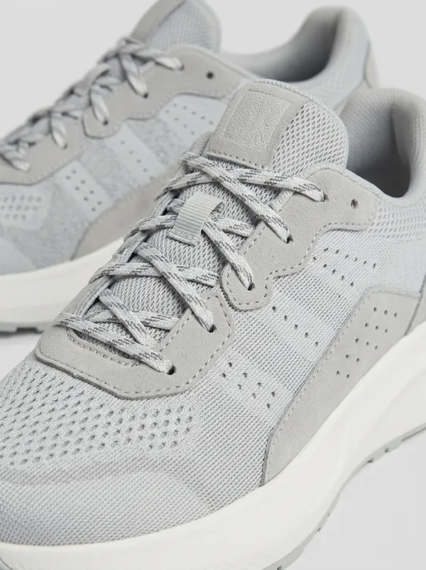 Studio Mesh Minimalist Silhouette Unisex Sport Shoes