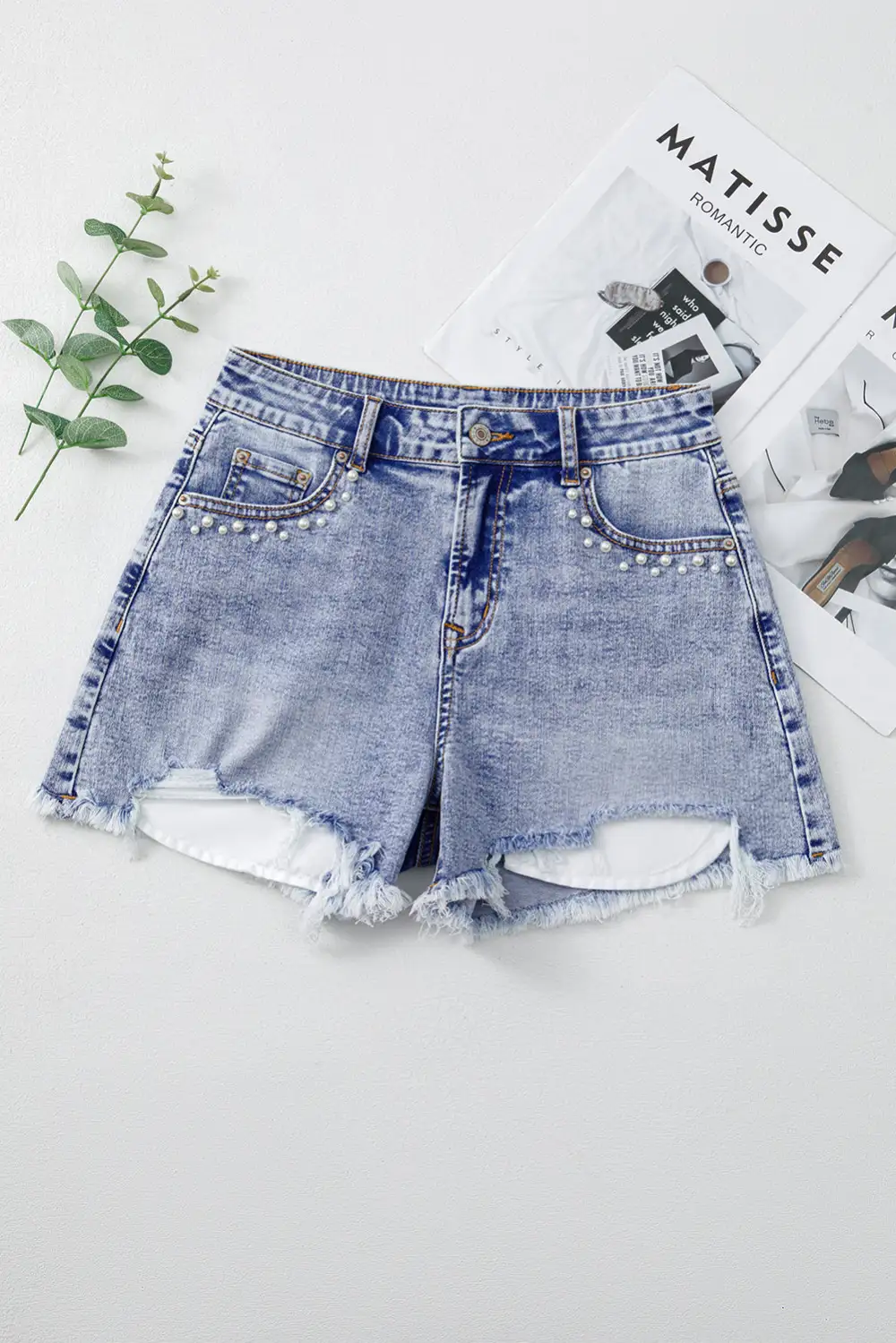 Studded Pockets Raw Hem Denim Shorts