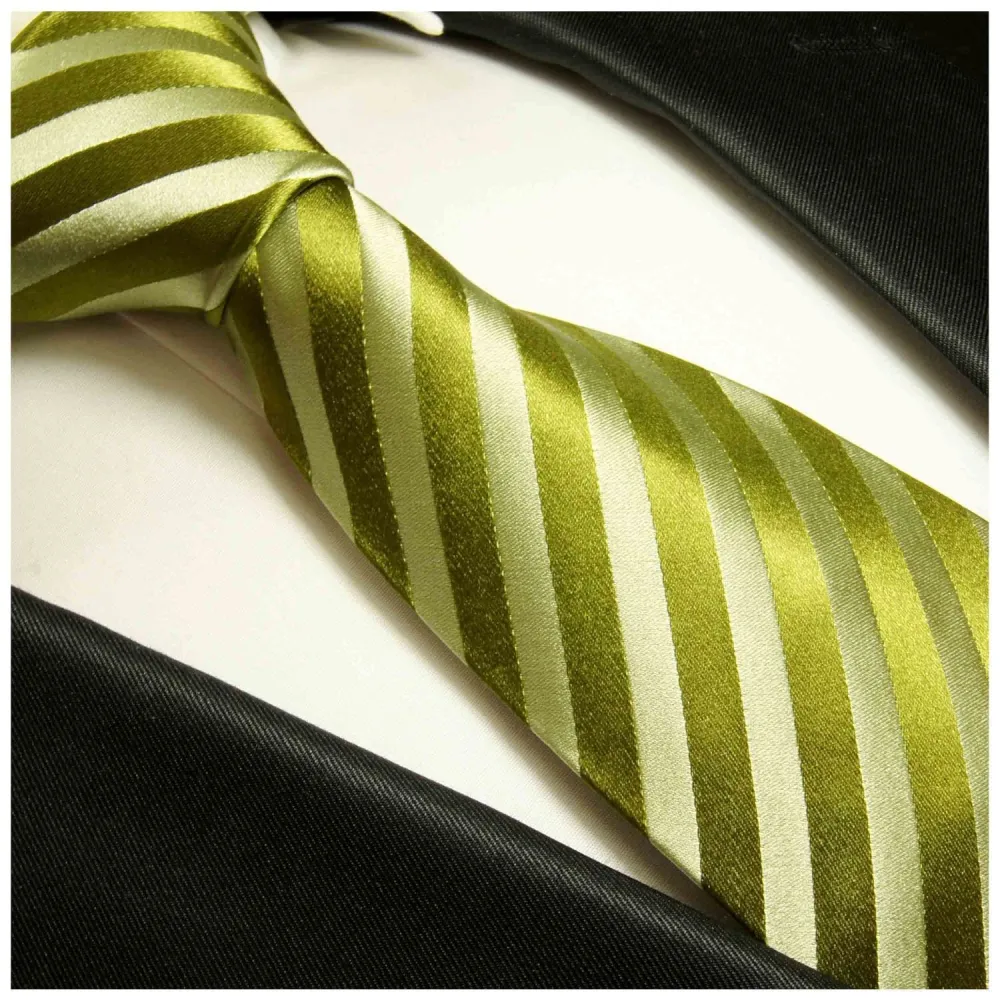 Classic Silk Classic Men's Necktie With Pocket Square and Cufflinks