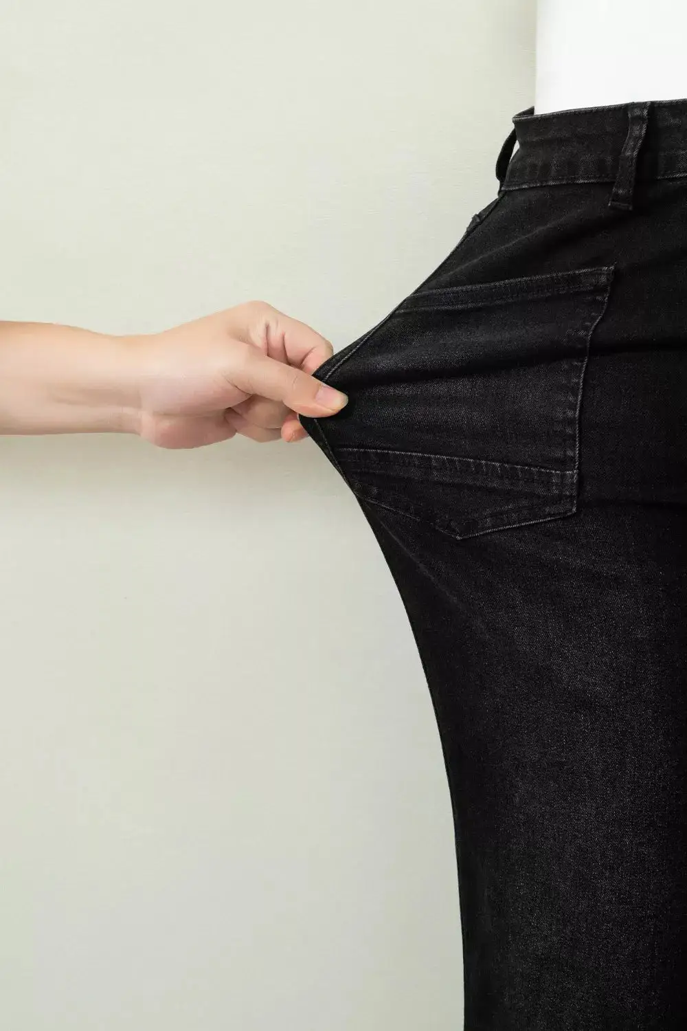 Cropped Frayed Washed Pocketed Straight Leg Jeans