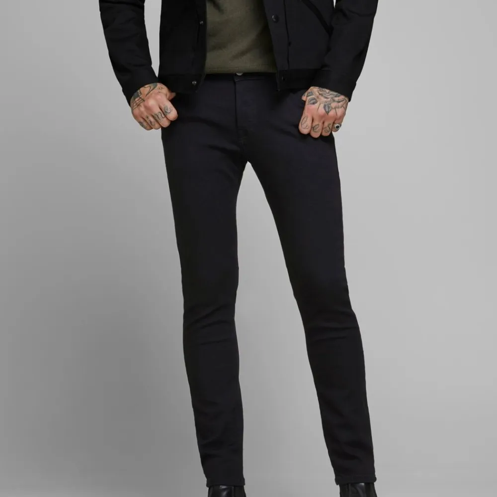 Essential Everyday Classic Jeans