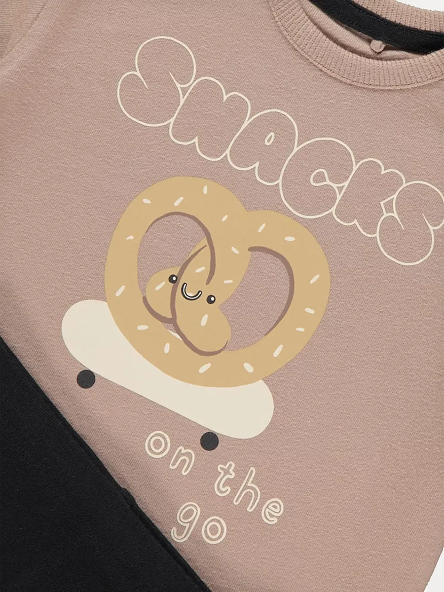 Brown Pretzel T-Shirt and Leggings Outfit