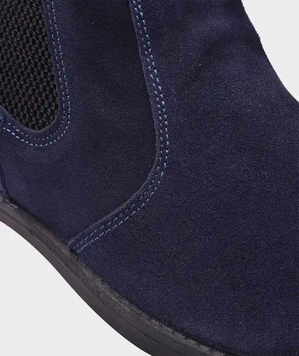 Sleek Everyday Leather Chelsea Boots