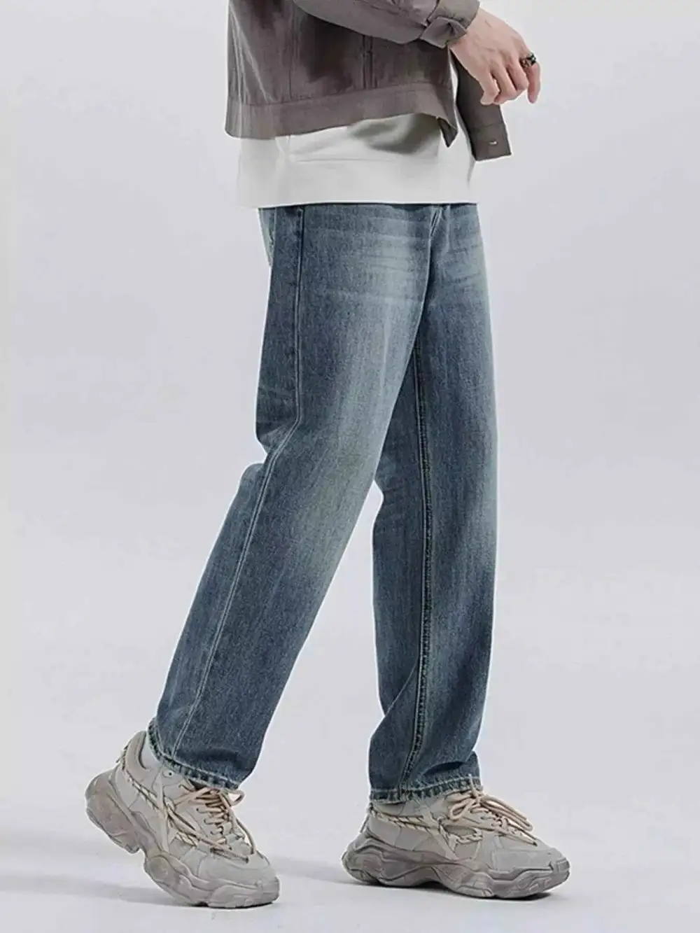 Relaxed Fit Wash Jeans