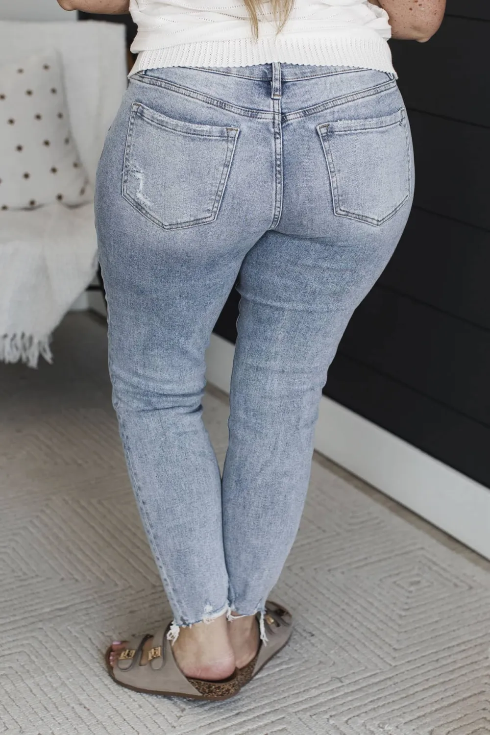 Mid-Rise Cropped Skinny Clean Finish Jeans