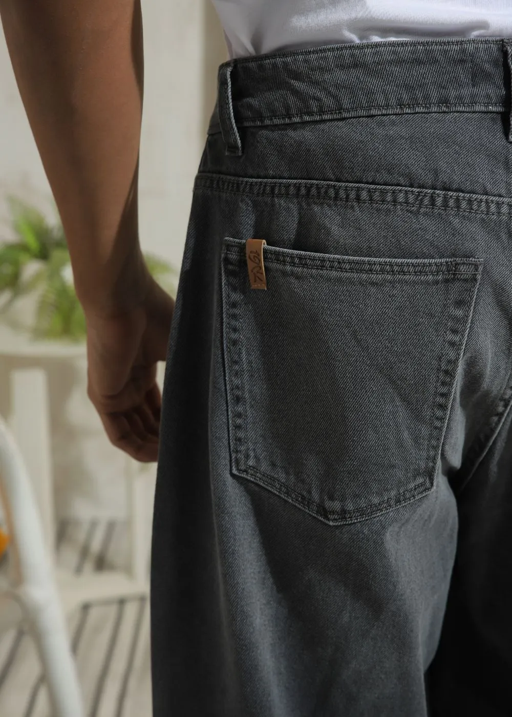 Baggy Tapered Barrel Jeans