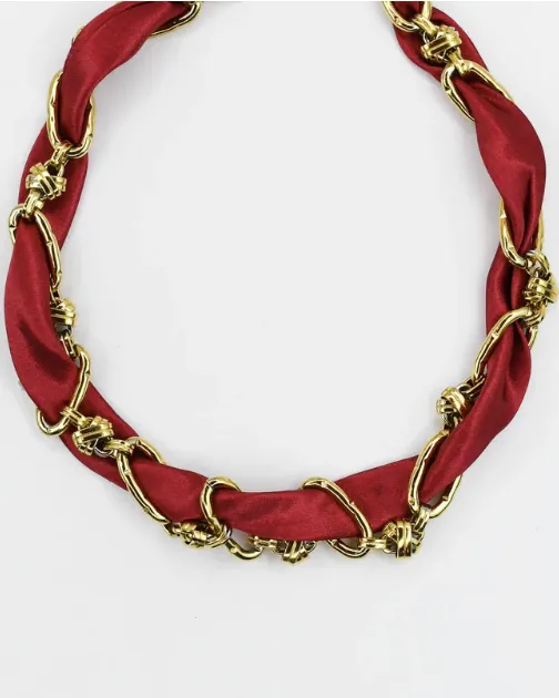Refined Twisted Statement Necklace