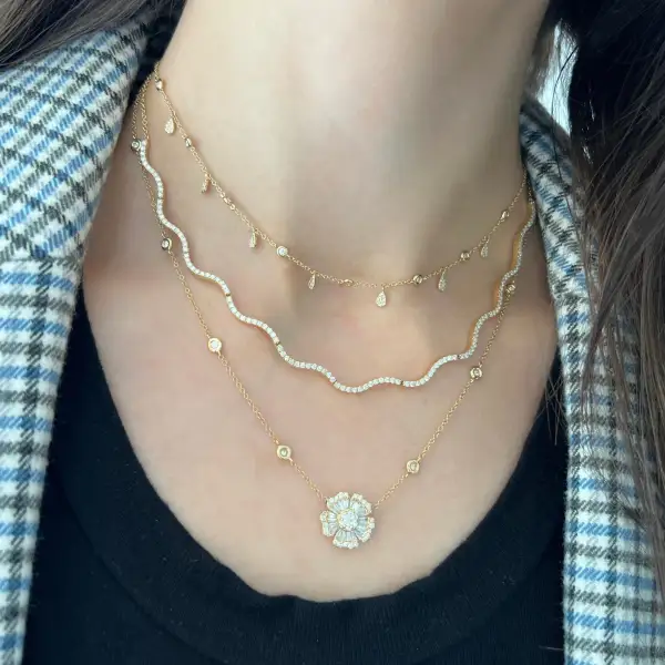 Contemporary Fine Detail Classic Diamond Necklace
