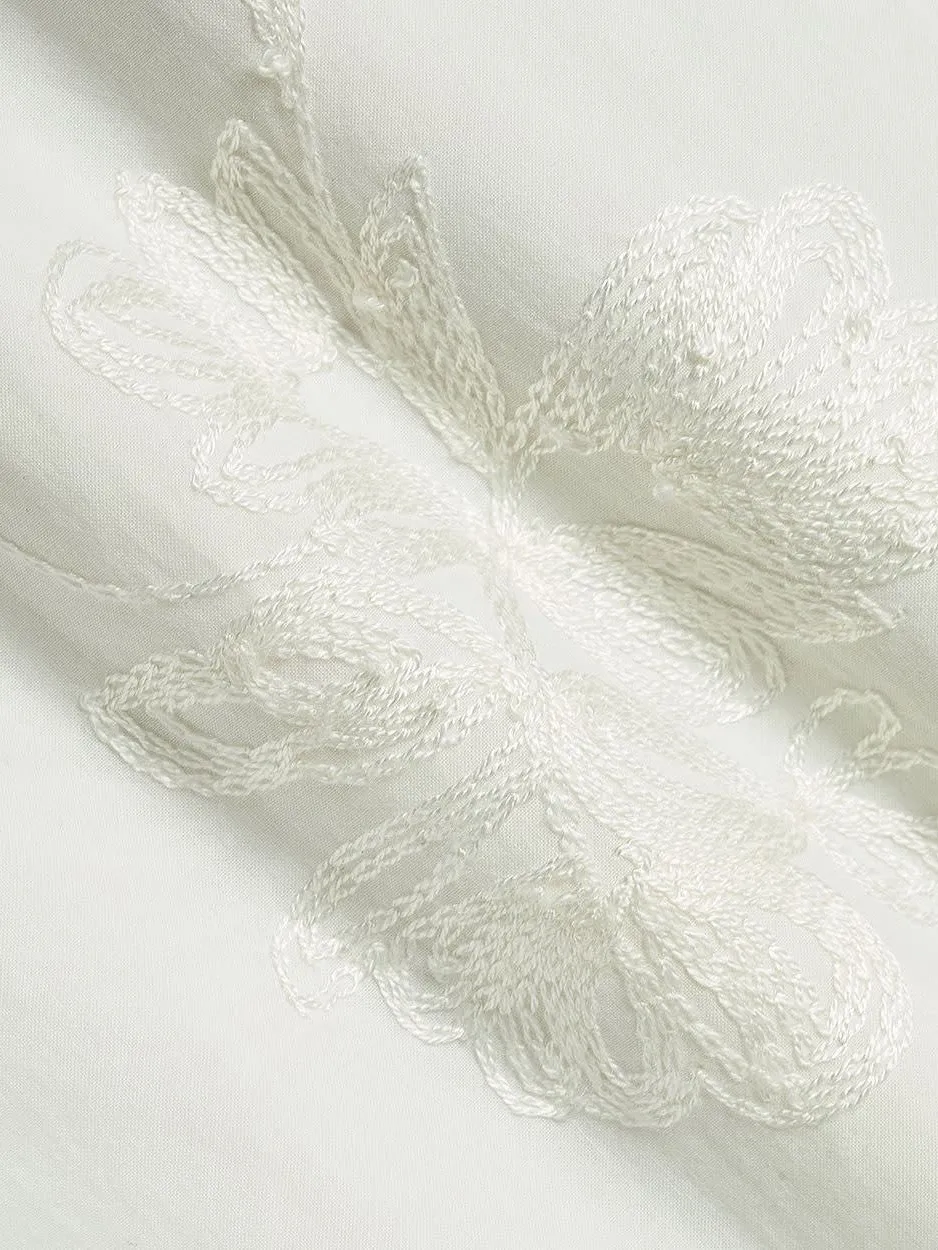 Bright white Tailored-Fit Shirt with Floral Embroideries