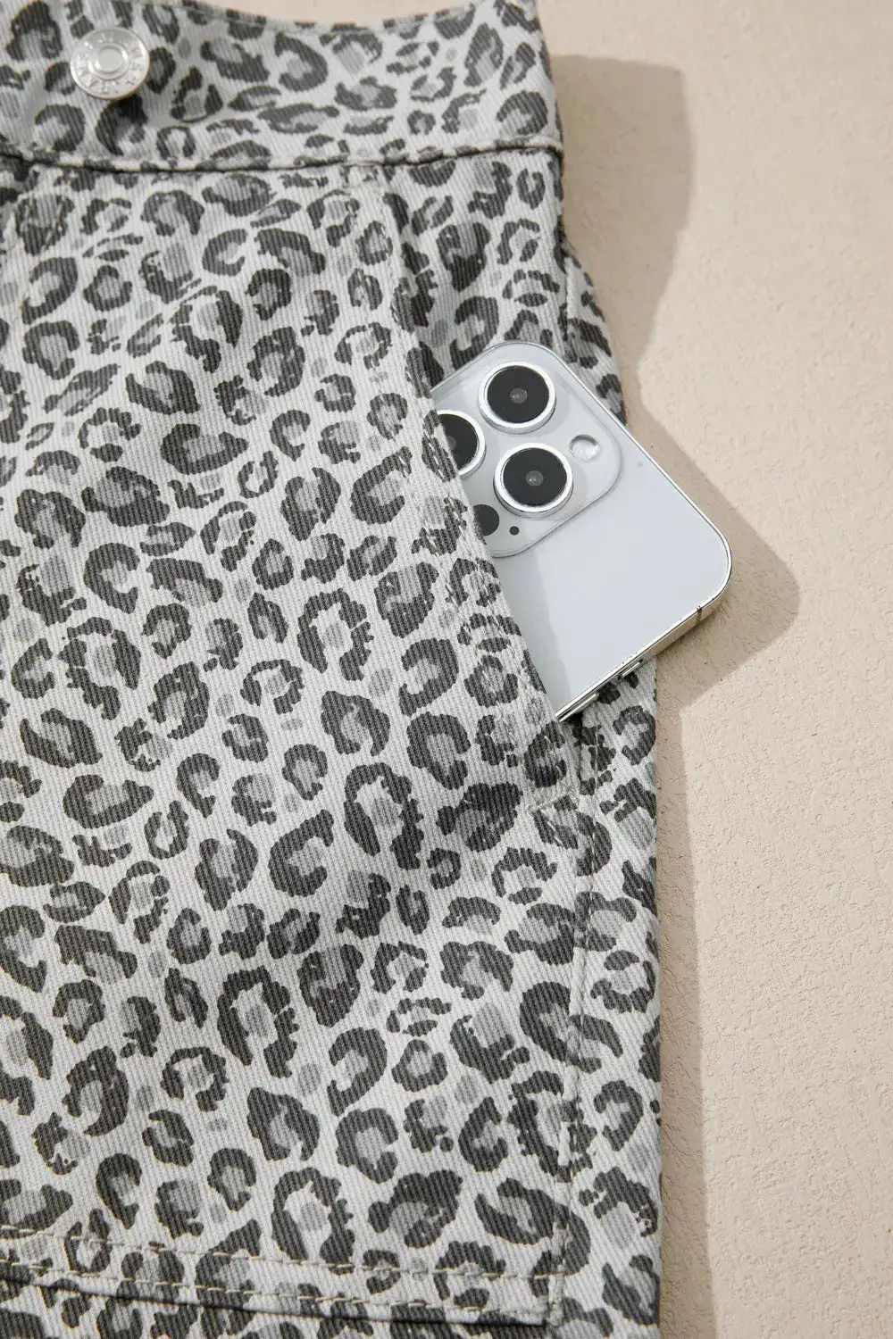 Elastic-Waist Pocketed Cotton Leopard-Print Denim Shorts