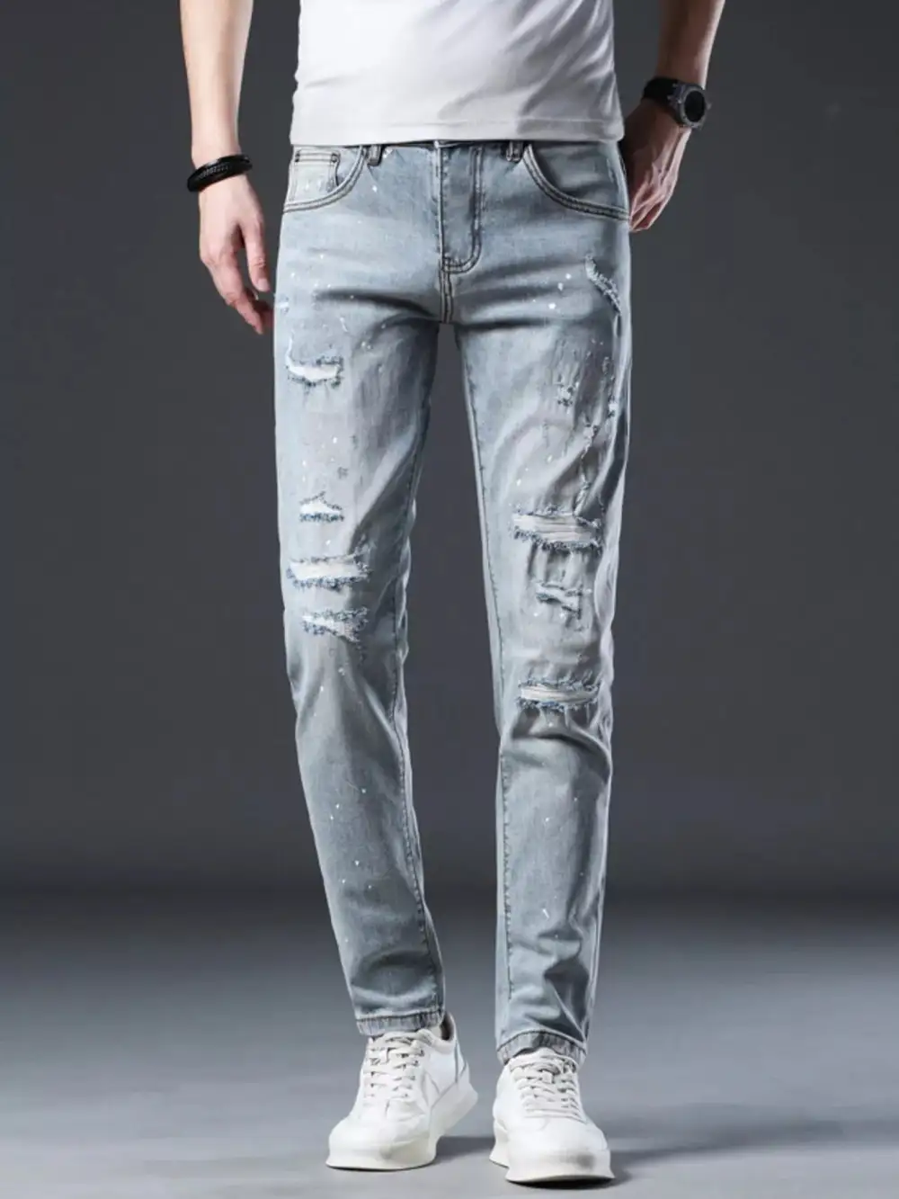 Distressed Slim Fit Jeans