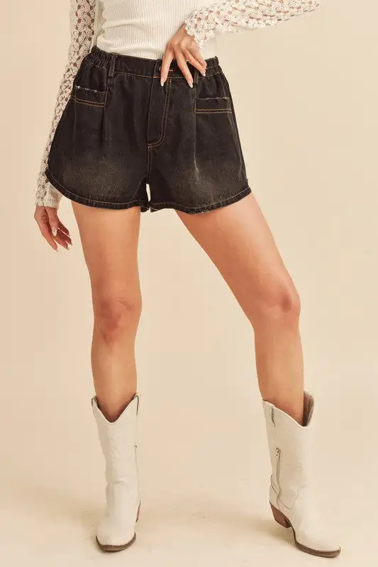 Aemi + Co Frayed Hem Elastic Waist Shorts