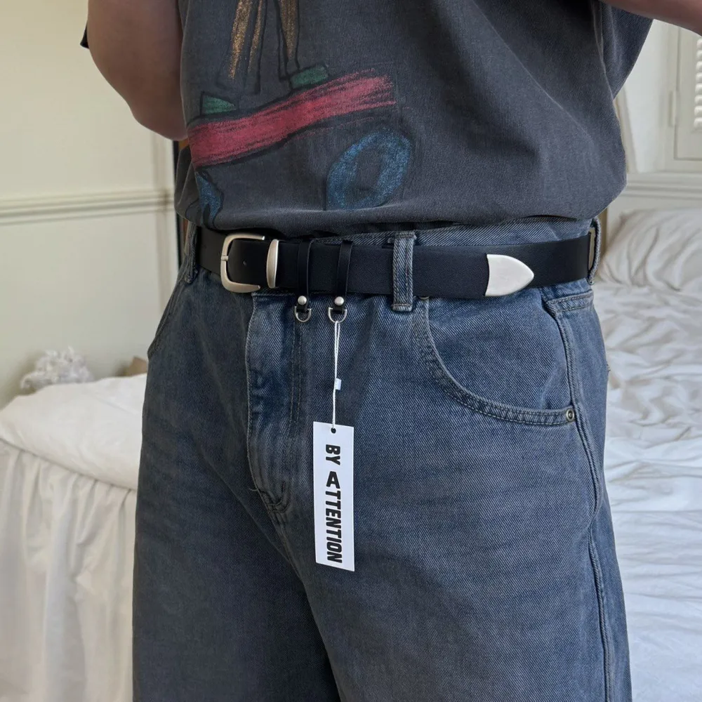 Sleek Buckle Clean Leather Belt