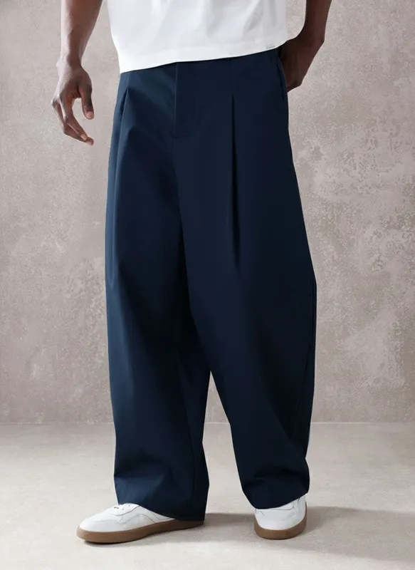 Minimal Pleated Wide-Leg Trousers