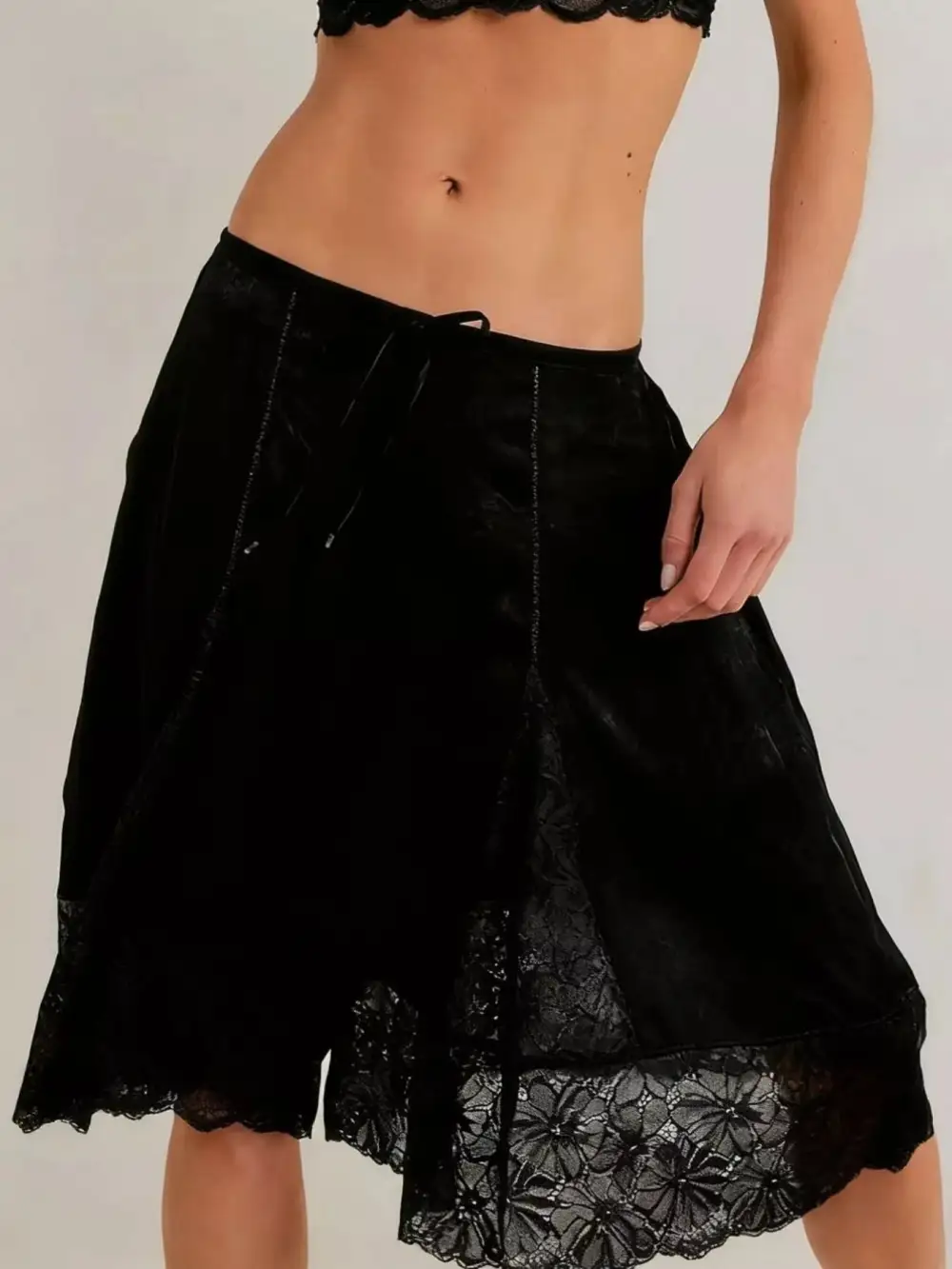 Refined Lace-Trim Casual Shorts