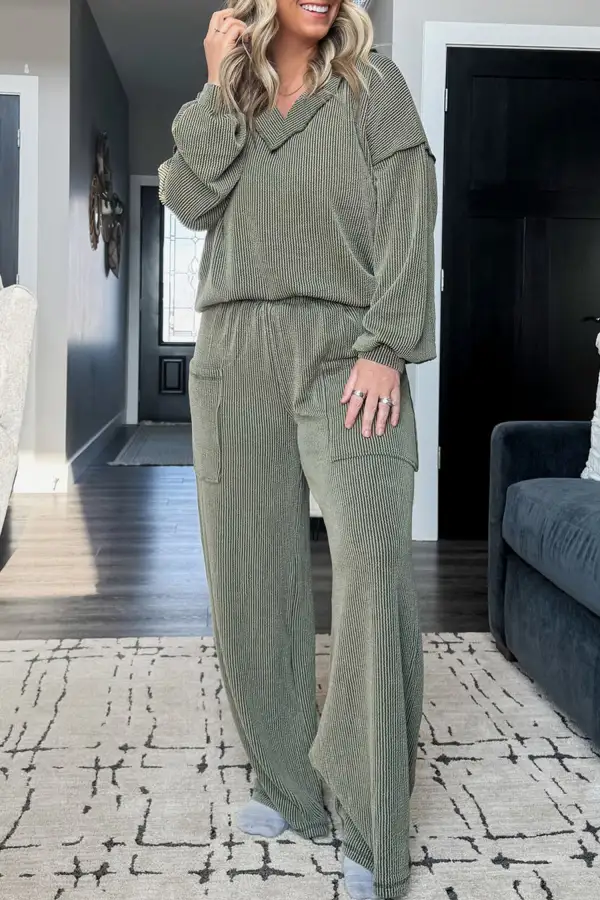 Women's Twisted Ribbed Exposed Seam Detail V Neck Pullover Pant Set