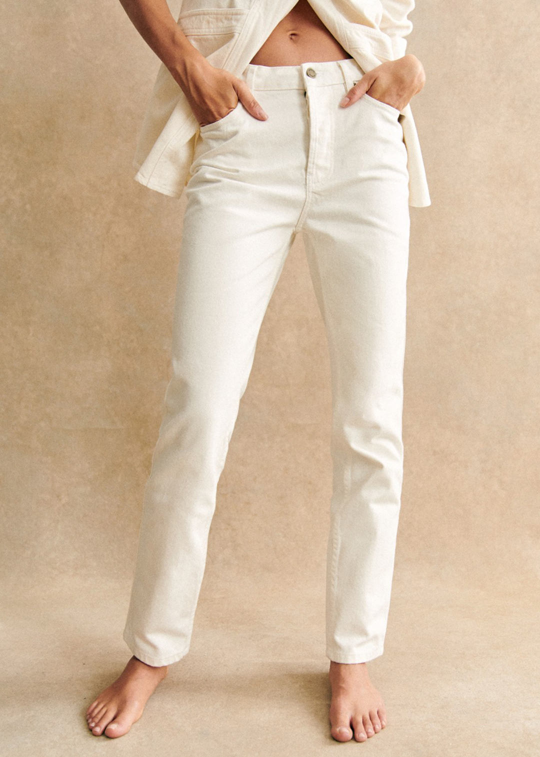 Multi-Pocket Mid Waist Jeans