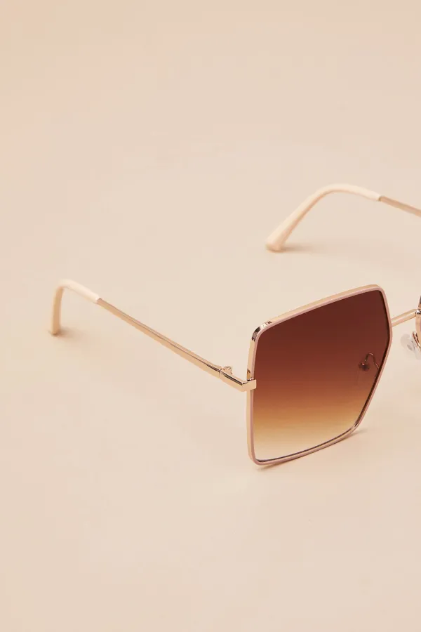 Retro Artistic Square Wide-rimmed Sunglasses