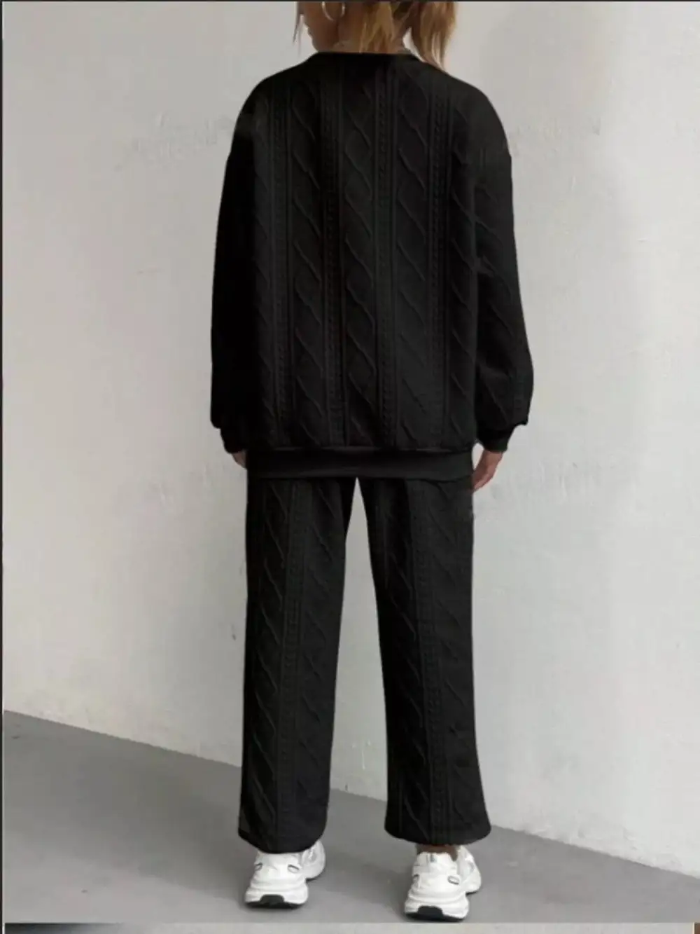 【🔥10k+ Sold！！】Texture Round Neck Top and Pants Set