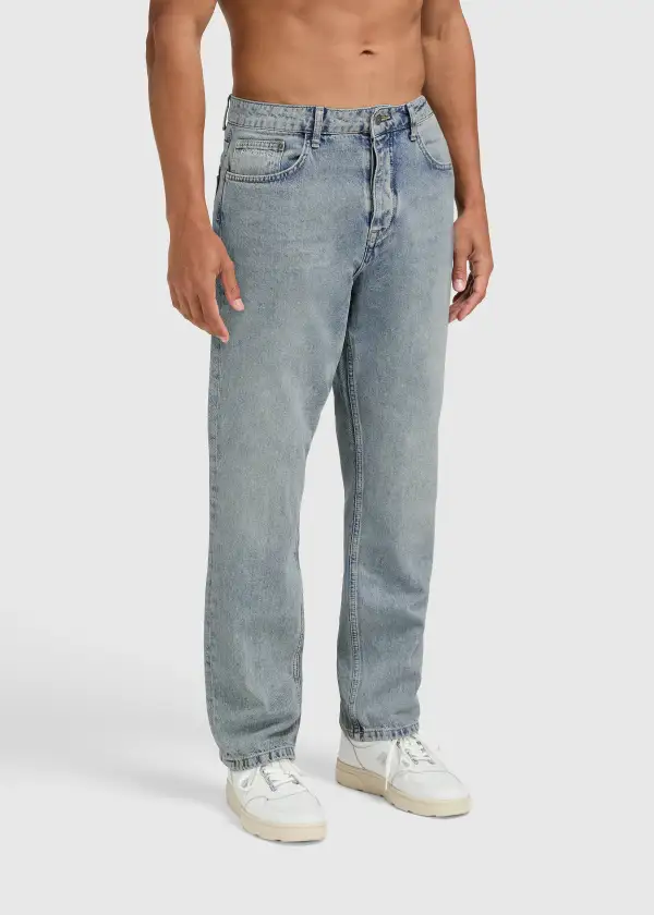 Easy Fit Straight Jeans