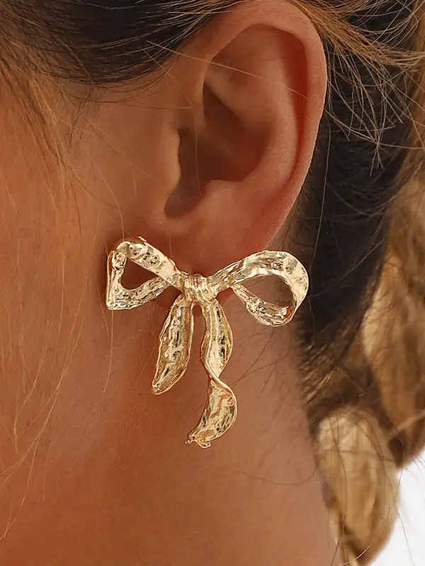 Expressive Pearl-Inspired Drop Earrings