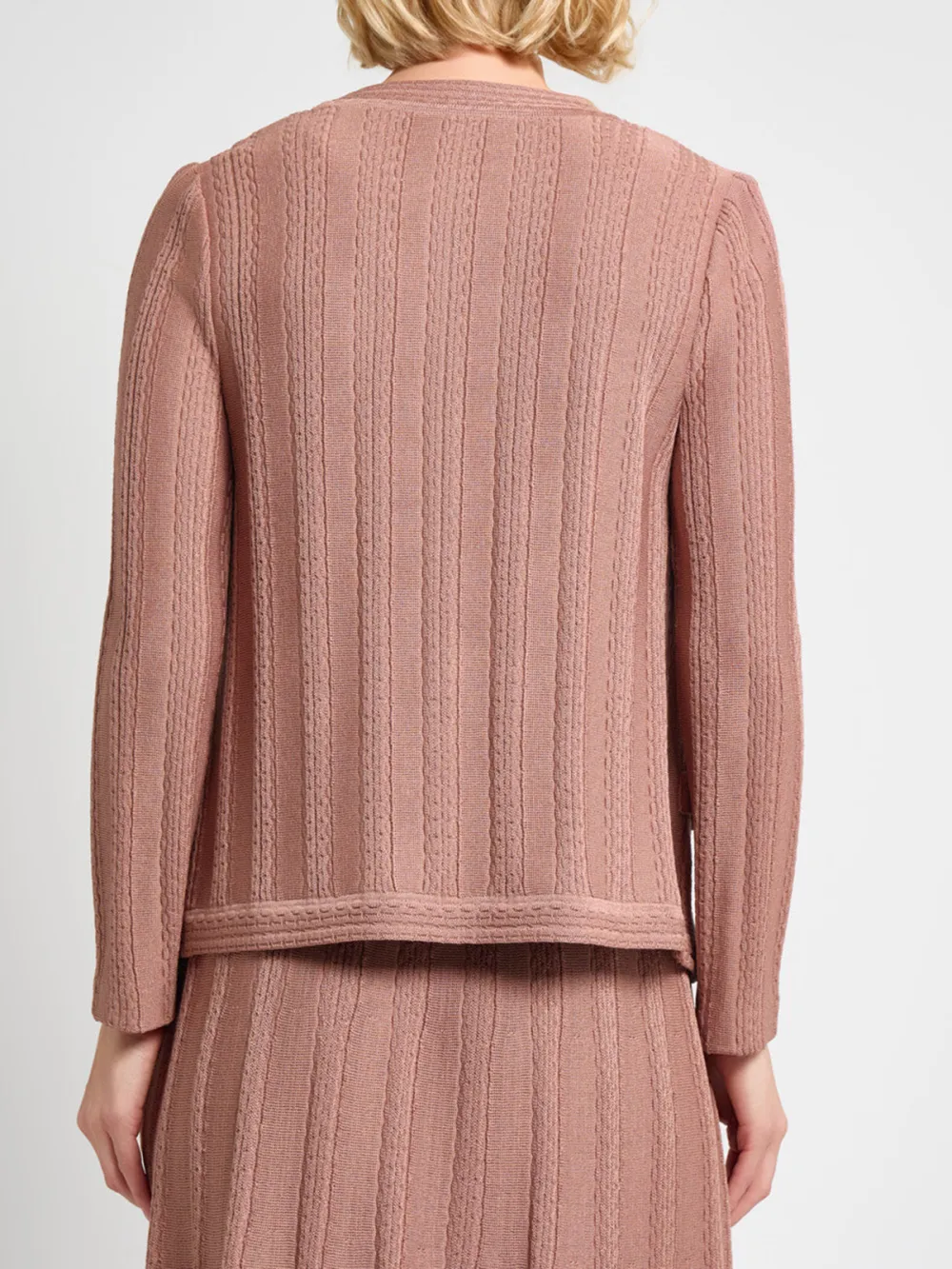 Round Neck Long Sleeved Knitted Knitwear