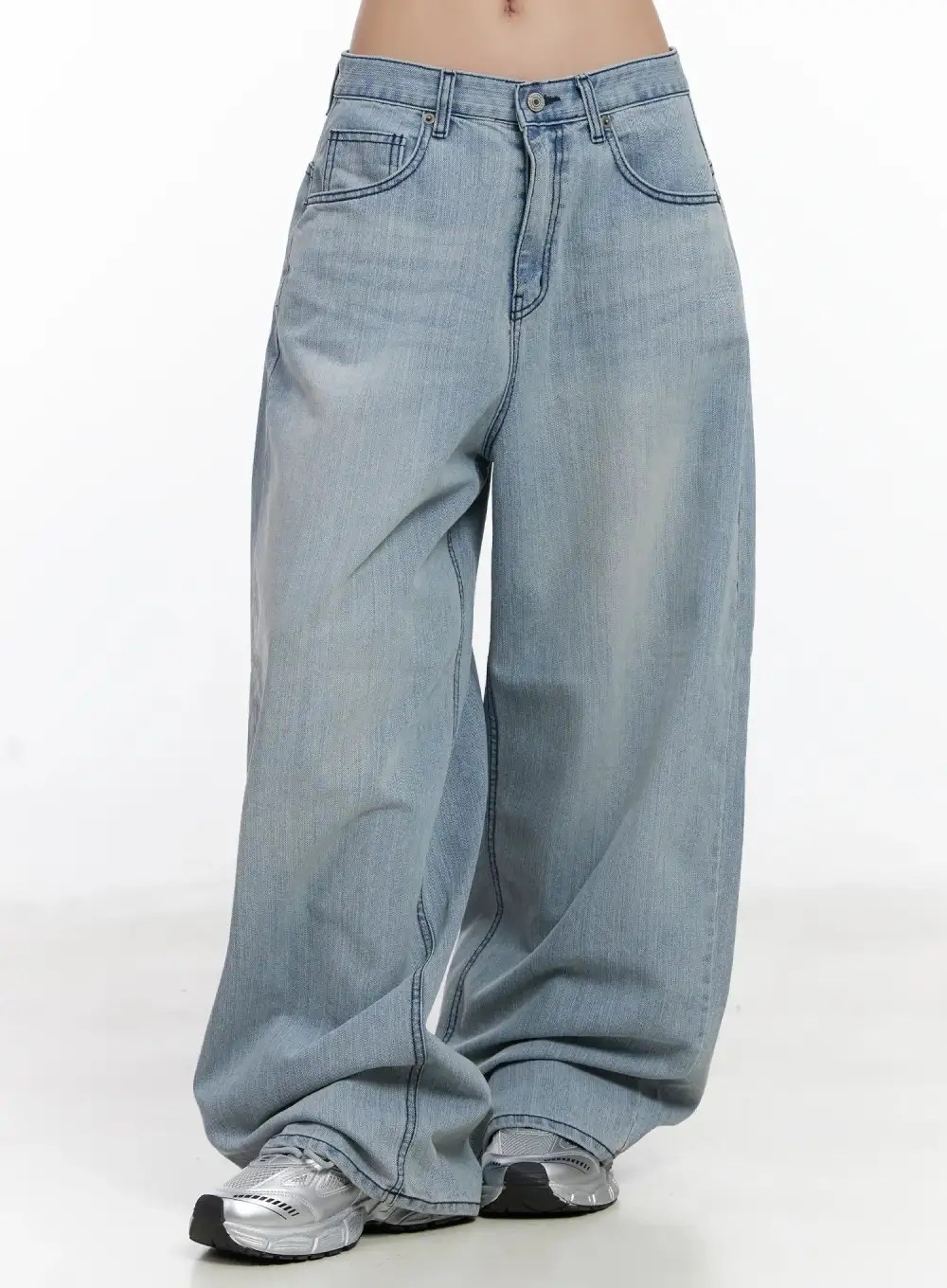 Pocketed Vintage Wide Jeans