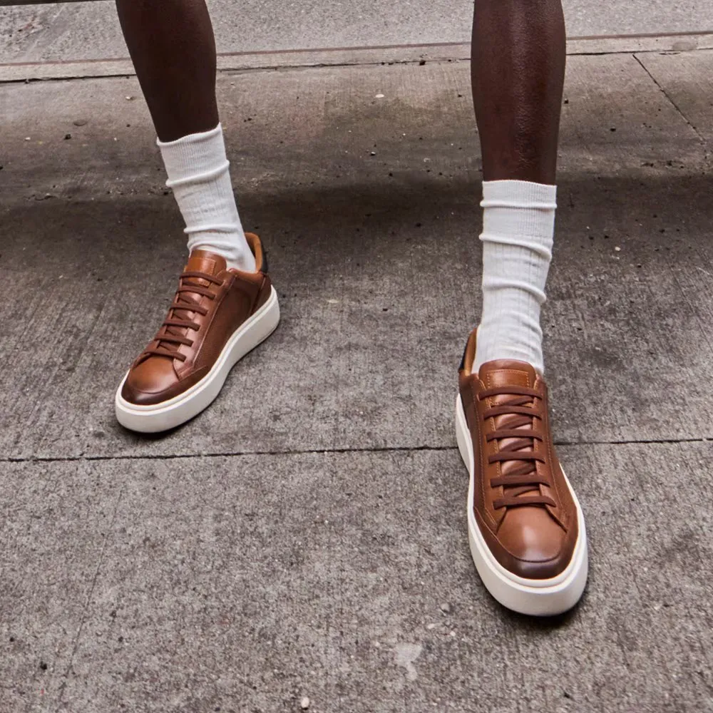 Plain Modern Look Sneaker