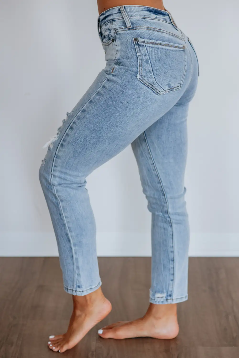 Women's High Rise Straight Leg Distressed Jeans
