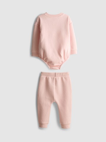 0-18mths | Cotton Rich Bodysuit and Joggers Newborn Set detail 1