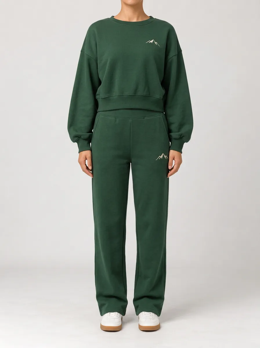Sweatshirt Set with Subtle Mountain Motif Print