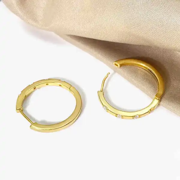 Classic Motif Hoop Earrings