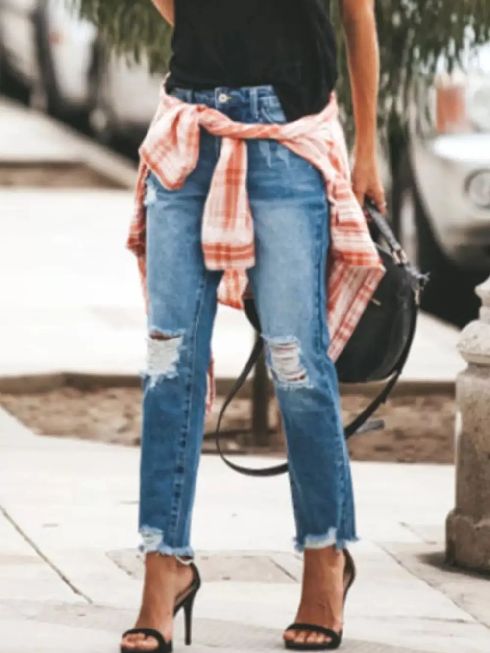 Distressed Wash Ankle Jeans