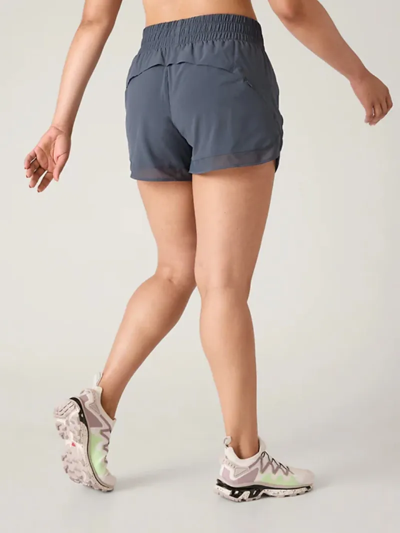 Lightweight Sports Shorts For Airy Casual Style