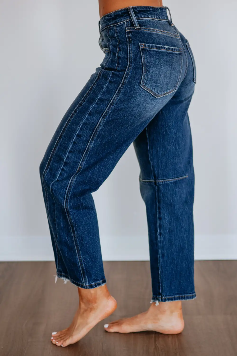 Women's High Rise Barrel Leg Ankle Length Jeans